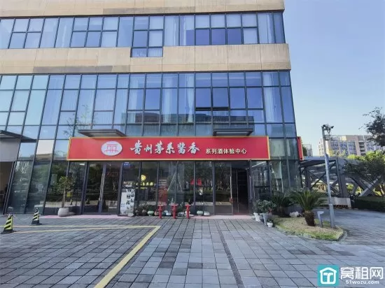 镇海开元广场正对面447平商铺出租展厅装修，带水源卫生间
