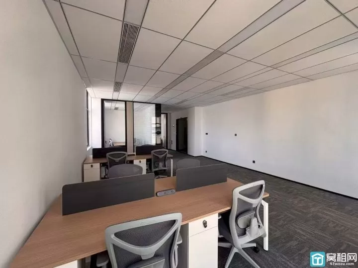 宁波鄞州区梦创·金谷科创产业园面积：142㎡ 精装带家具3隔间办公室出租