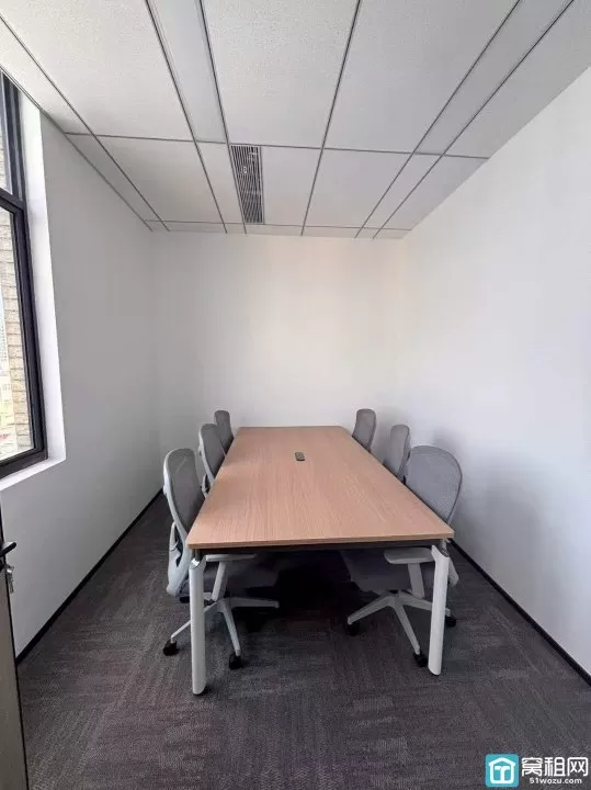 宁波鄞州区梦创·金谷科创产业园面积：142㎡ 精装带家具3隔间办公室出租