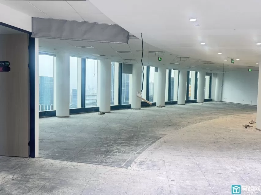宁波东部新城地标建筑中银大厦高楼层992.77平米办公室招租