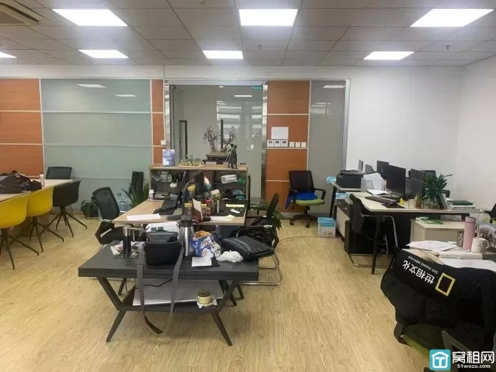宁波南商地铁口中基大厦145平精装两隔间办公室出租6500元/月