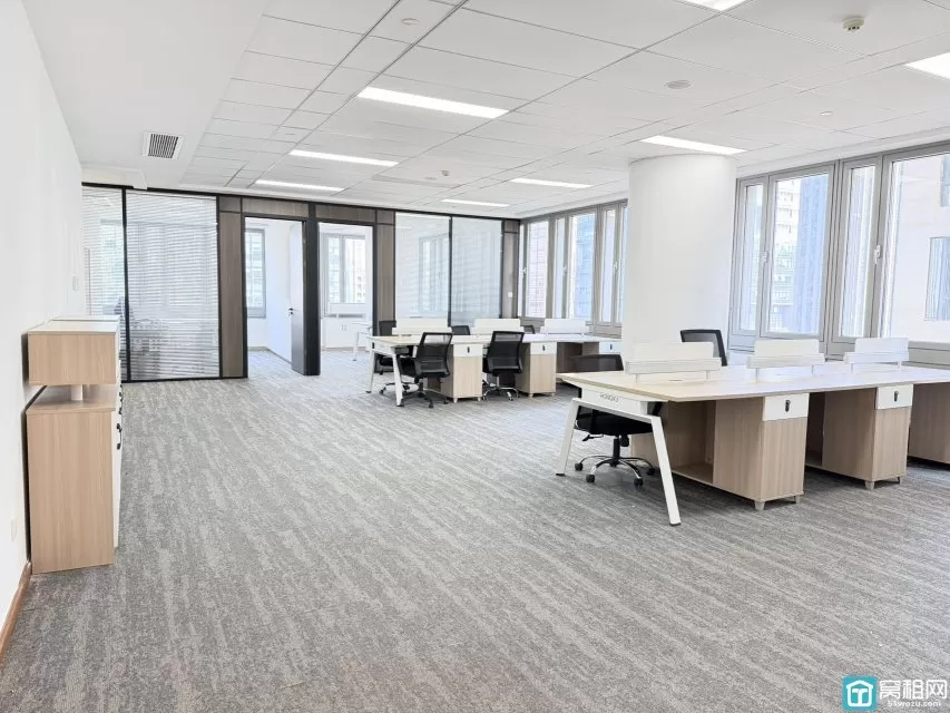 宁波市鄞州区南部商务区天童南路639号230平高楼层，东北双面落地采光出租