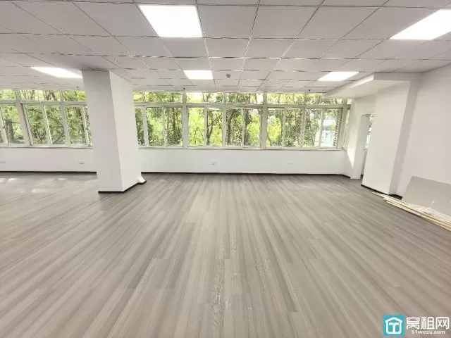 宁波软件园建筑 面积151.92平米 朝北 单价1.3含税出租