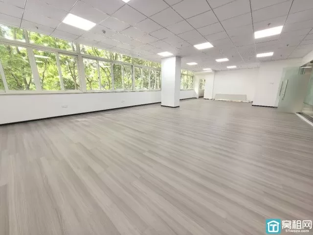 宁波软件园建筑 面积151.92平米 朝北 单价1.3含税出租