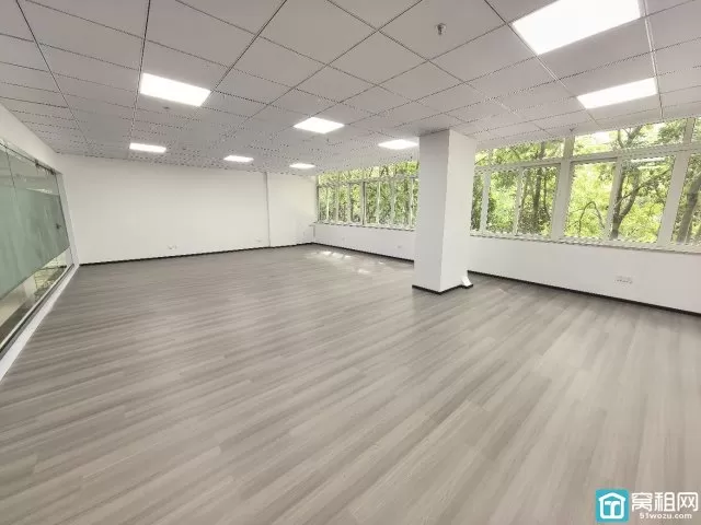 宁波软件园建筑 面积151.92平米 朝北 单价1.3含税出租
