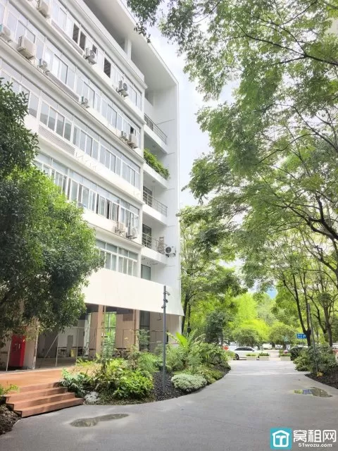 宁波软件园建筑 面积151.92平米 朝北 单价1.3含税出租