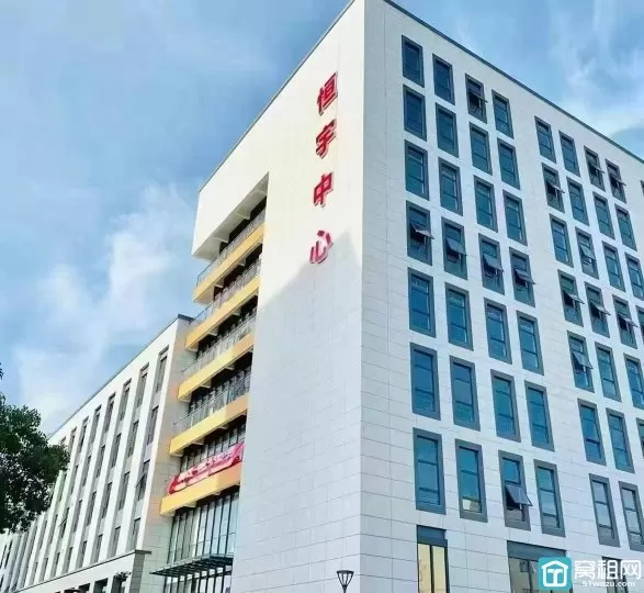 宁波海曙区集士港奥特莱斯旁，恒宇中心62平方，带隔间，朝东落地窗办公室出租