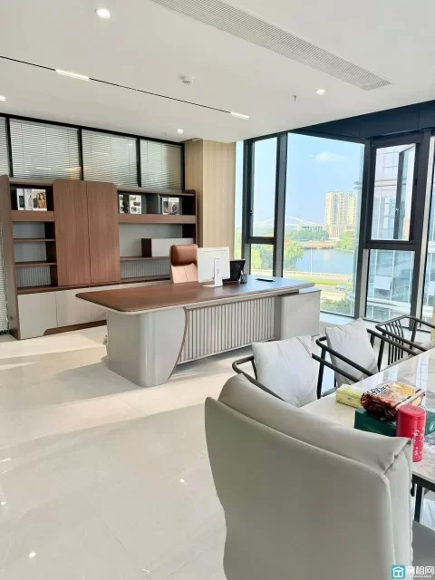 高新区明迪大厦｜江景精装办公室租赁面积：328㎡ 租金：16800/月