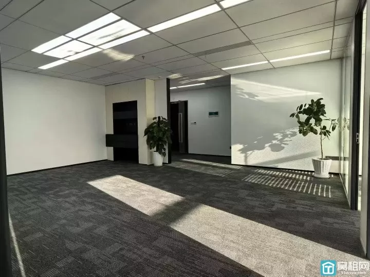 宁波慈水心境凯投大厦｜246㎡办公室西北朝向｜全景大落地窗出租