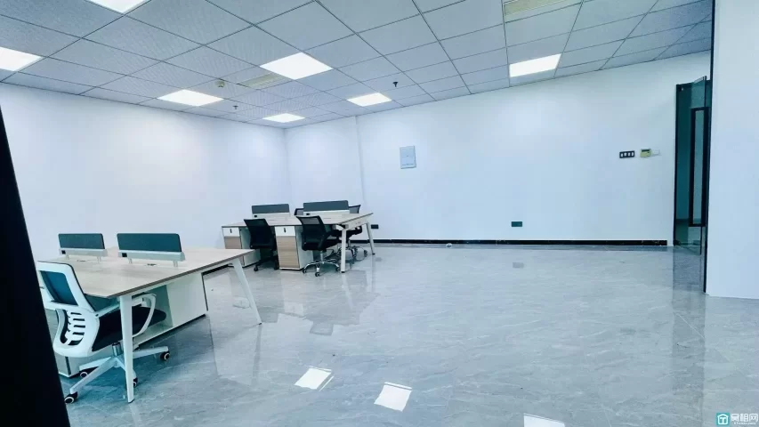 宁波南部商务区CBD广博丽景大厦  朝东办公室出租120平，单价1.35