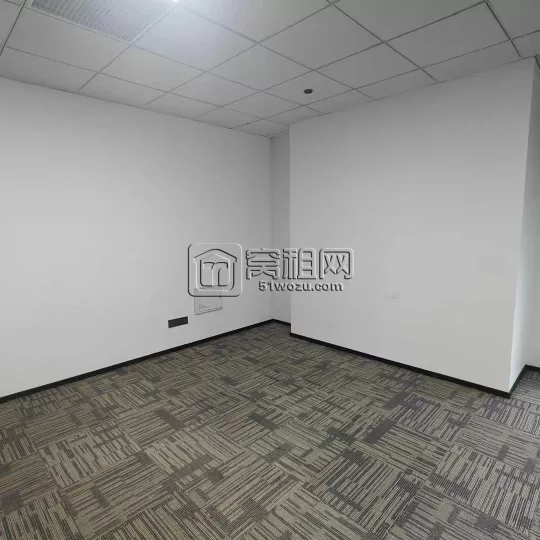 宁波中海大厦272平，东北朝向，4隔间，格局可调整，13000元/每月