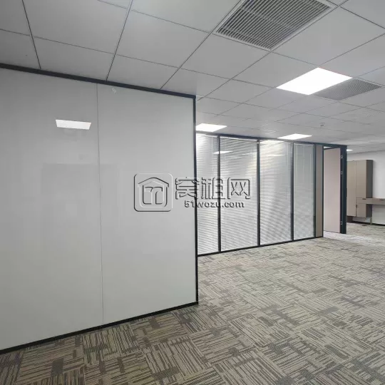 宁波中海大厦272平，东北朝向，4隔间，格局可调整，13000元/每月