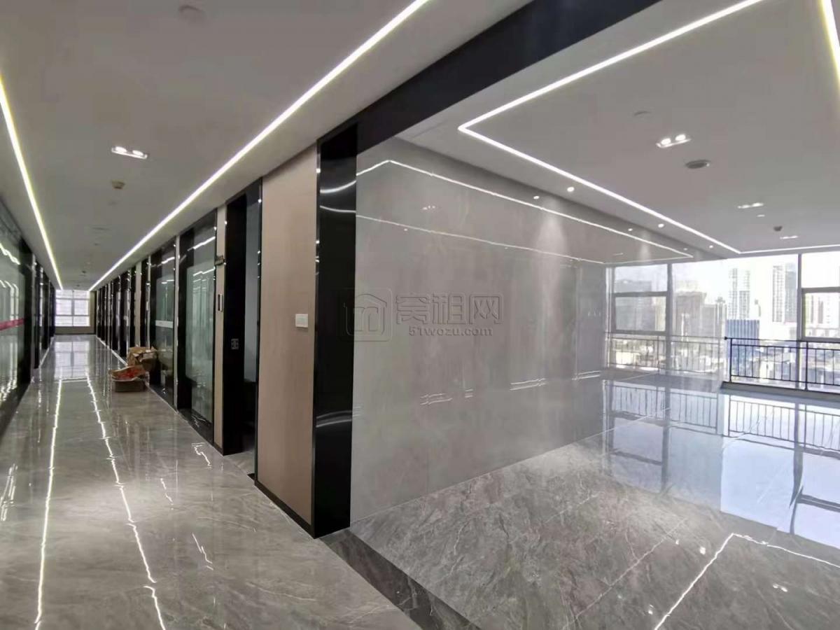 涌金大厦电梯口全新装修出租70平米办公室(图3)